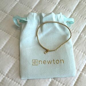 e newton Gold “C” Initial Bracelet